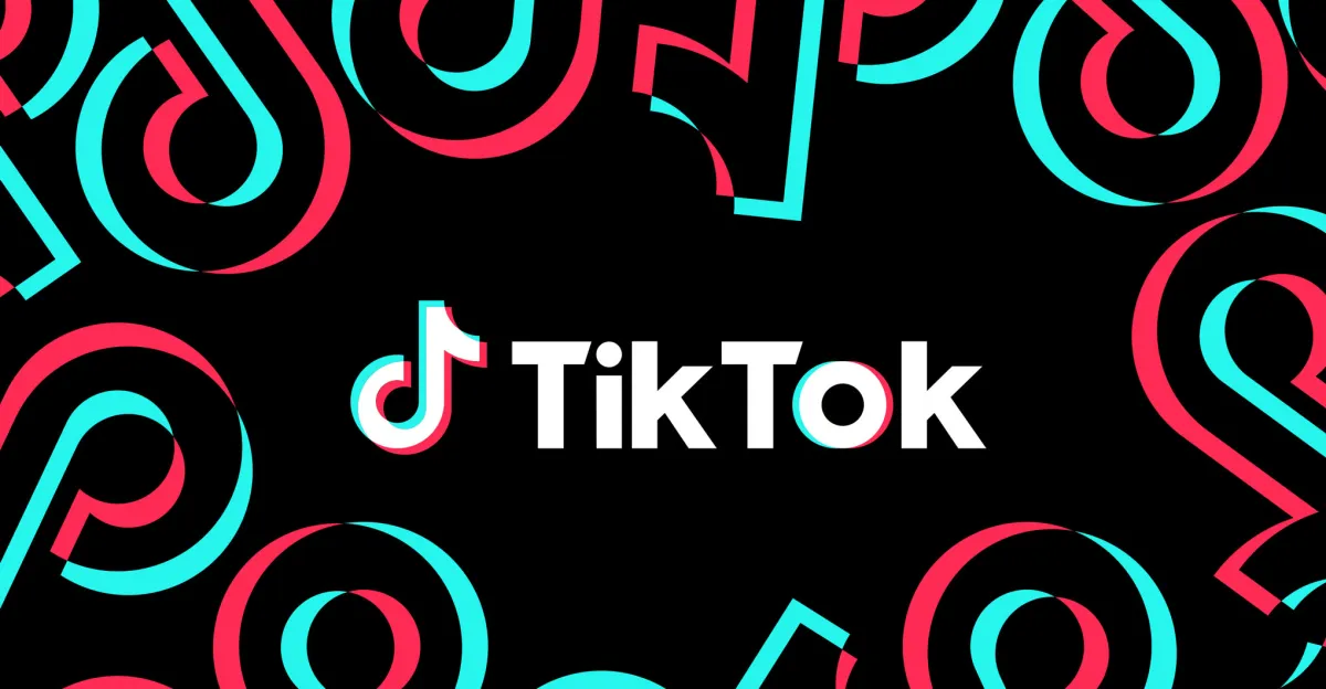 Интерфейс приложения TikTok с акцентом на новый инструмент обнаружения ИИ-клонов