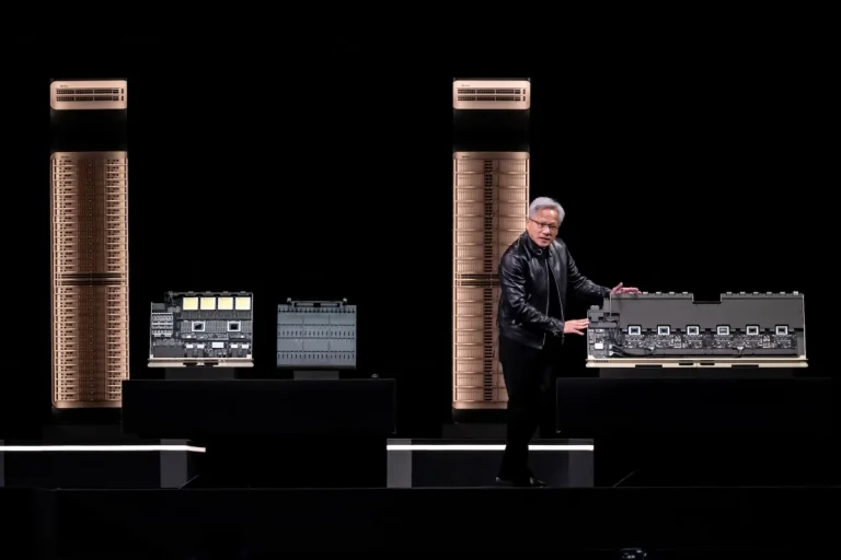 Схема архитектуры NVIDIA Vera Rubin с выделением процессора Vera CPU и ускорителя Groq 3 LPX