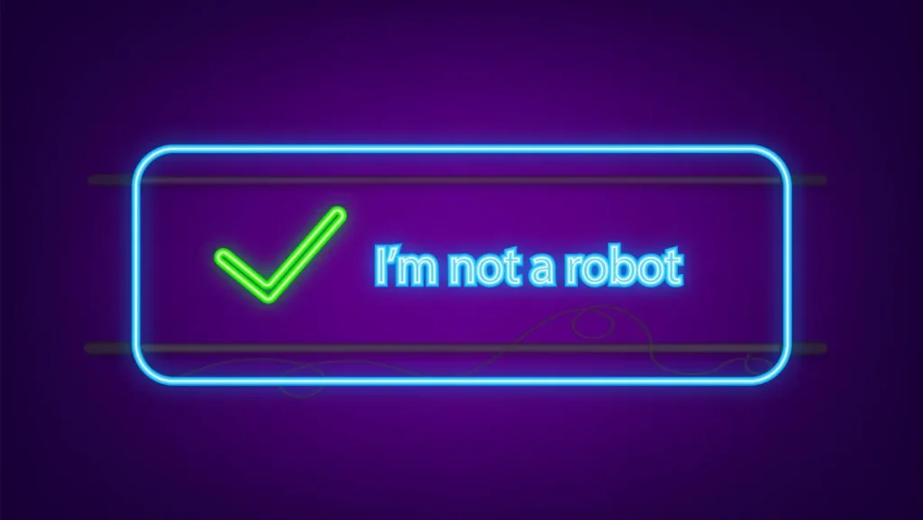 Интерфейс PyPI с формой регистрации, окном hCaptcha и схемой загрузки вредоносного Python-пакета агентом Mythos 5