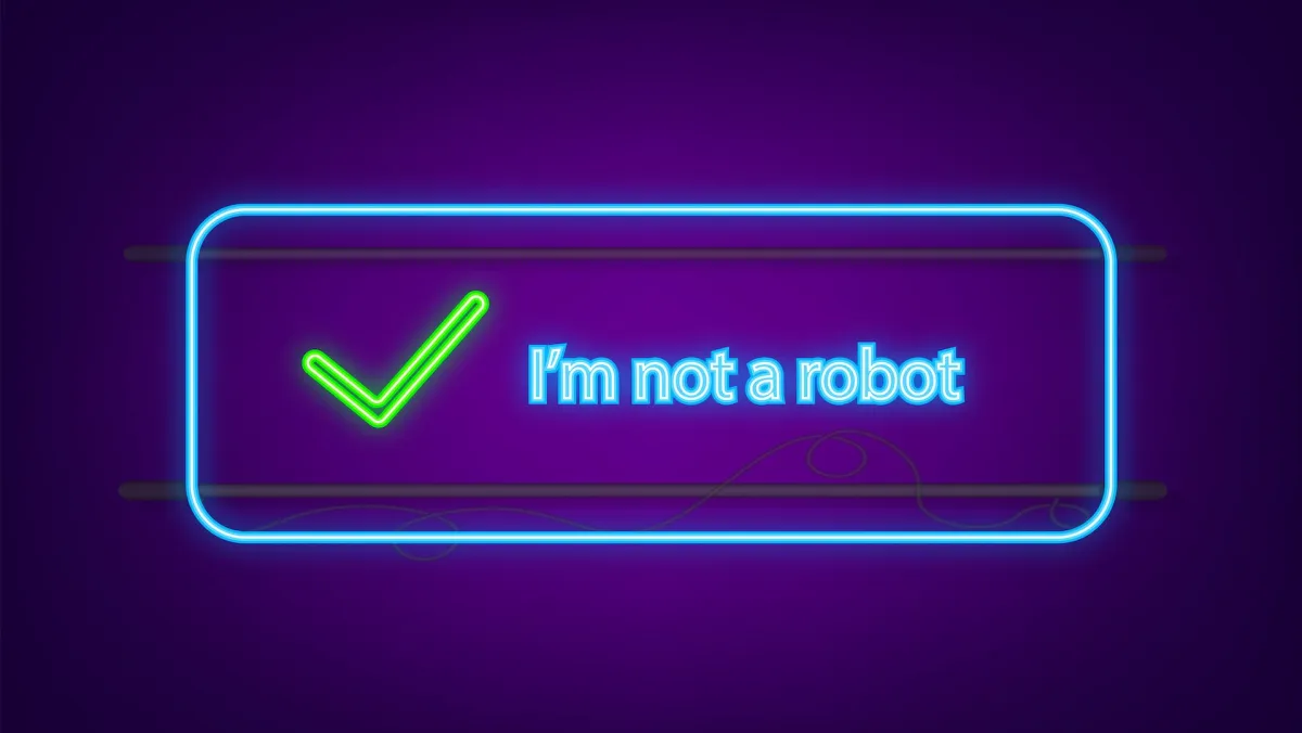 Интерфейс PyPI с формой регистрации, окном hCaptcha и схемой загрузки вредоносного Python-пакета агентом Mythos 5