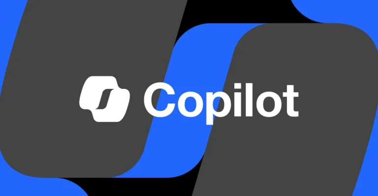 Интерфейс Microsoft Copilot на фоне юридических документов по иску The New York Times